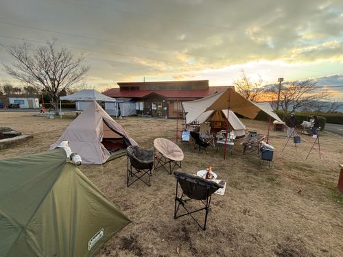 ファミリーキャンプ 三原市 棲真寺山オートキャンプ場 ファミリーキャンプ 区画サイト レッドロビンさんのキャンプブログ CAMPiii（キャンピー） -キャンプ専用SNS キャンプのすべてがここに集まる-