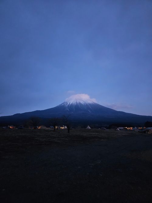 ブラックしゅーたん 富士高原トマトフィールド グループキャンプ フリーサイト オートサイト IZUIZUさんのキャンプブログ CAMPiii（キャンピー） -キャンプ専用SNS キャンプのすべてがここに集まる-