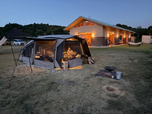 絶景温泉♨️キャンプ CAMP Knot（キャンプノット） ファミリーキャンプ 区画サイト yoji@campさんのキャンプブログ CAMPiii（キャンピー） -キャンプ専用SNS キャンプのすべてがここに集まる-
