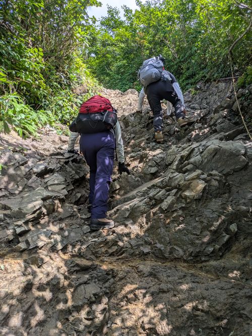 谷川岳に単独で登ってきたよ! 谷川岳温泉湯吹の湯オートキャンプ場 ソロキャンプ 区画サイト hachi329さんのキャンプブログ CAMPiii(キャンピー) -キャンプ専用SNS キャンプのすべてがここに集まる-