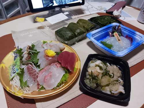 2/28（土）痛車で白浜の旨い！を食べつくす...in 和歌山・白浜🐟 RVパーク とれとれ市場南紀白浜 ファミリーキャンプ キャンピングカー vios outdoor'sさんのキャンプブログ CAMPiii（キャンピー） -キャンプ専用SNS キャンプのすべてがここに集まる-