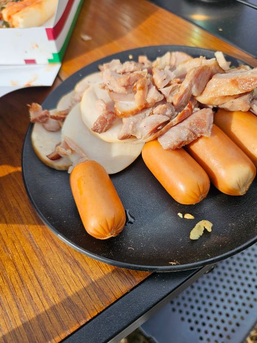 ブラックしゅーたん 富士高原トマトフィールド グループキャンプ フリーサイト オートサイト IZUIZUさんのキャンプブログ CAMPiii（キャンピー） -キャンプ専用SNS キャンプのすべてがここに集まる-