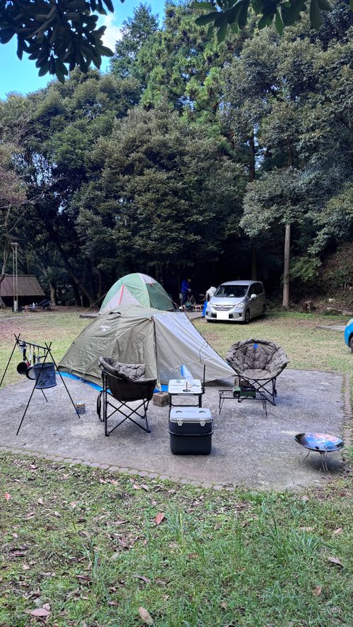 霜月最高のスタートキャンプ🫶 グランピングKAWASAKI懐かしの森 ファミリーキャンプ 区画サイト オートサイト はるかさんのキャンプブログ CAMPiii（キャンピー） -キャンプ専用SNS キャンプのすべてがここに集まる-