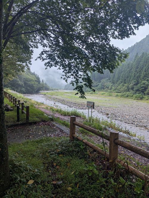 雨降りキャンプ NEOキャンピングパーク ファミリーキャンプ オートサイト 区画サイト HOSSON(ホッそん)さんのキャンプブログ CAMPiii(キャンピー) -キャンプ専用SNS キャンプのすべてがここに集まる-