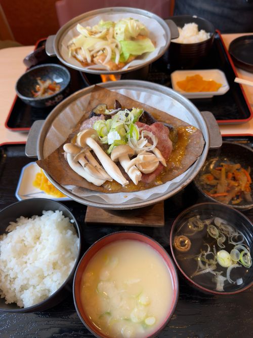 大人だけど雪遊び全振りキャンプ⛄️❄️🗿 白川郷ひらせ温泉キャンプサイト グループキャンプ フリーサイト ぐうたら夫婦さんのキャンプブログ CAMPiii（キャンピー） -キャンプ専用SNS キャンプのすべてがここに集まる-