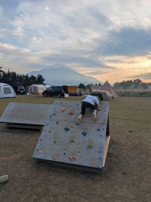富士山満喫キャンプ LScamp山中湖 ファミリーキャンプ グループキャンプ 区画サイト ひなはるさんのキャンプブログ CAMPiii（キャンピー） -キャンプ専用SNS キャンプのすべてがここに集まる-