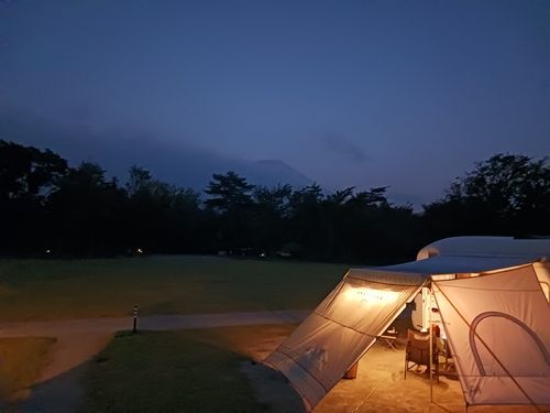 富士山まる出しの秋キャンプ 朝霧Camp Base そらいろキャンプ場（フリーサイト・区画サイト・電源区画サイト） ファミリーキャンプ 区画サイト キャンピングカー vios outdoor'sさんのキャンプブログ CAMPiii（キャンピー） -キャンプ専用SNS キャンプのすべてがここに集まる-