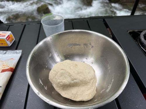チーズナン焼いてみた🧀 やぐら沢キャンプ場 ソロキャンプ 区画サイト オートサイト かとかとさんのキャンプブログ CAMPiii（キャンピー） -キャンプ専用SNS キャンプのすべてがここに集まる-