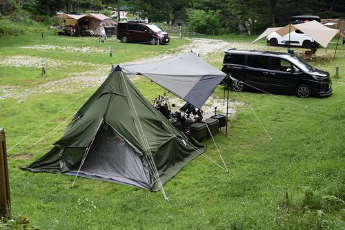 No.15 夏は標高 TINY GARDEN 蓼科 Camp Lodge & Cabins ファミリーキャンプ 区画サイト まささんのキャンプブログ CAMPiii（キャンピー） -キャンプ専用SNS キャンプのすべてがここに集まる-