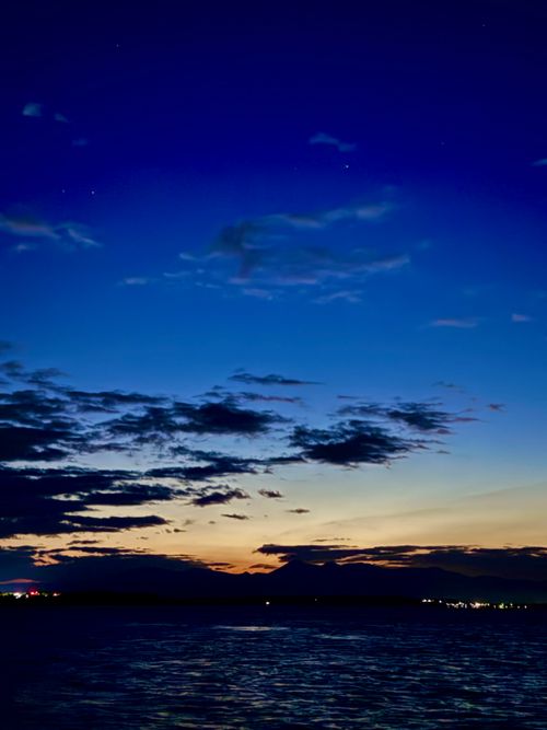 チヌークと光芒とブルーモーメント 小川原湖畔キャンプ場 ソロキャンプ 区画サイト sea-bさんのキャンプブログ CAMPiii(キャンピー) -キャンプ専用SNS キャンプのすべてがここに集まる-
