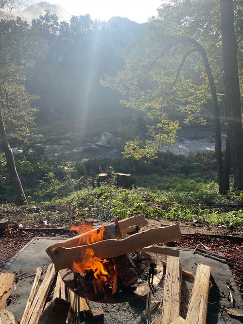 場違い感のあるキャンプ フォレストサンズ長瀞 ファミリーキャンプ フリーサイト もるがんさんのキャンプブログ CAMPiii（キャンピー） -キャンプ専用SNS キャンプのすべてがここに集まる-