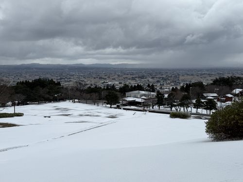 新年雪中デビュー⛄️❄️🌨🏔️@後編 閑乗寺公園 第2キャンプ場 ファミリーキャンプ 区画サイト オートサイト ぐうたら夫婦さんのキャンプブログ CAMPiii（キャンピー） -キャンプ専用SNS キャンプのすべてがここに集まる-
