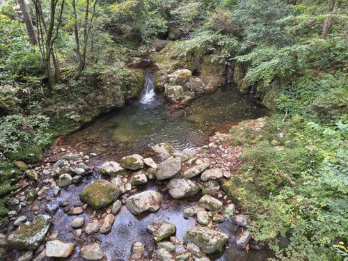 渓流と雨の避暑キャンプ🏕 匹見峡レストパーク ソロキャンプ 区画サイト ＪＩＭＭＹさんのキャンプブログ CAMPiii（キャンピー） -キャンプ専用SNS キャンプのすべてがここに集まる-