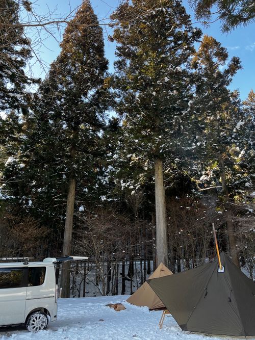 寒波がきたので雪中しに⛺️ 洞川キャンプ場 グループキャンプ オートサイト RUGGED campさんのキャンプブログ CAMPiii（キャンピー） -キャンプ専用SNS キャンプのすべてがここに集まる-