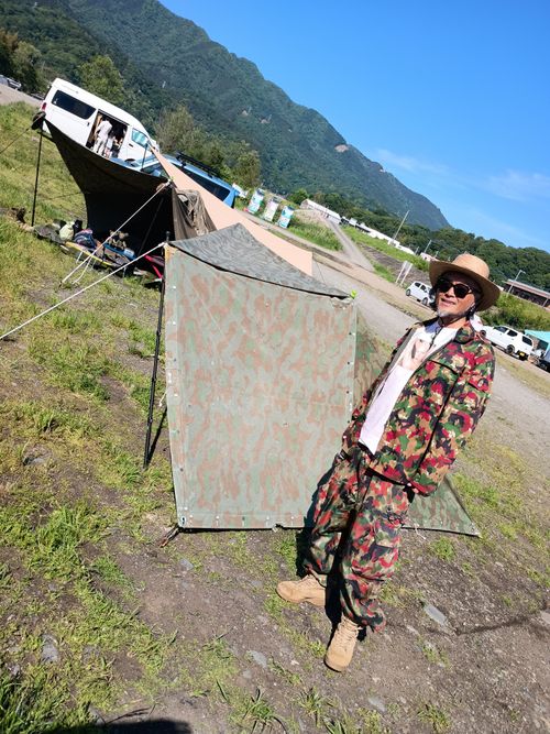 スイス軍🇨🇭ドイツ軍🇩🇪 親子合同演習🏕️ 角田大橋 ファミリーキャンプ フリーサイト ウエィダーさんのキャンプブログ CAMPiii（キャンピー） -キャンプ専用SNS キャンプのすべてがここに集まる-