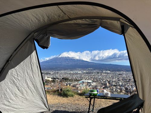 富士山と富士宮市の夜景 富士山と夜景のキャンプ場 桂の森CAMPERSFIELD ソロキャンプ 区画サイト marpyさんのキャンプブログ CAMPiii（キャンピー） -キャンプ専用SNS キャンプのすべてがここに集まる-