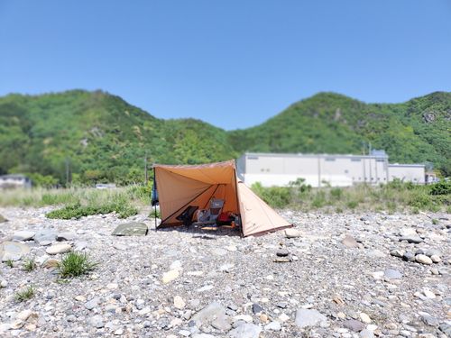 河原でキャンプ 美濃橋 河川敷 ソロキャンプ グループキャンプ フリーサイト たかたかぽんたさんのキャンプブログ CAMPiii（キャンピー） -キャンプ専用SNS キャンプのすべてがここに集まる-