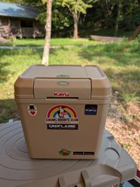 CAMPiii（キャンピー） ともっちさんのキャンプギア クーラーボックス コメリ