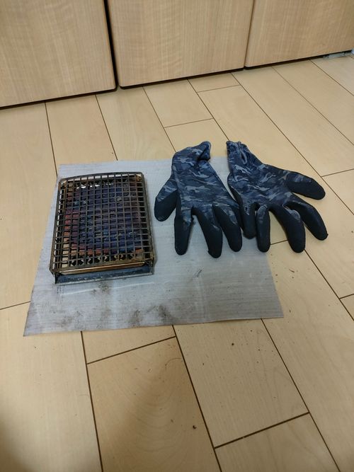 笑's ショウズ ヒーティング 焚火台 なおんさんのキャンプギア CAMPiii(キャンピー) -キャンプ専用SNS キャンプのすべてがここに集まる-