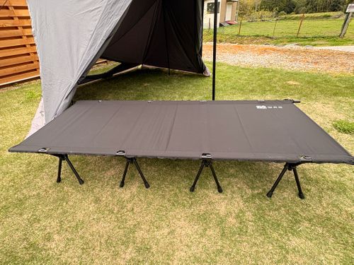 WAQ スリーピング コット 宮下　洋平さんのキャンプギア CAMPiii（キャンピー） -キャンプ専用SNS キャンプのすべてがここに集まる-