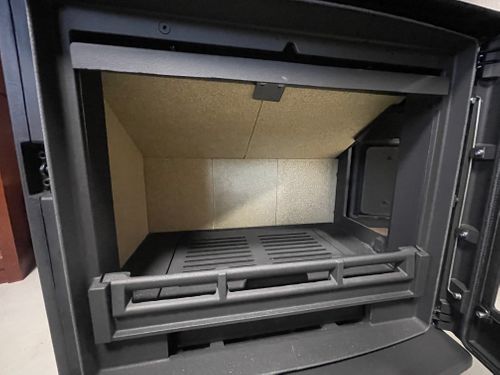 LEDA ヒーティング ストーブ 空飛ぶくじらさんのキャンプギア CAMPiii（キャンピー） -キャンプ専用SNS キャンプのすべてがここに集まる-