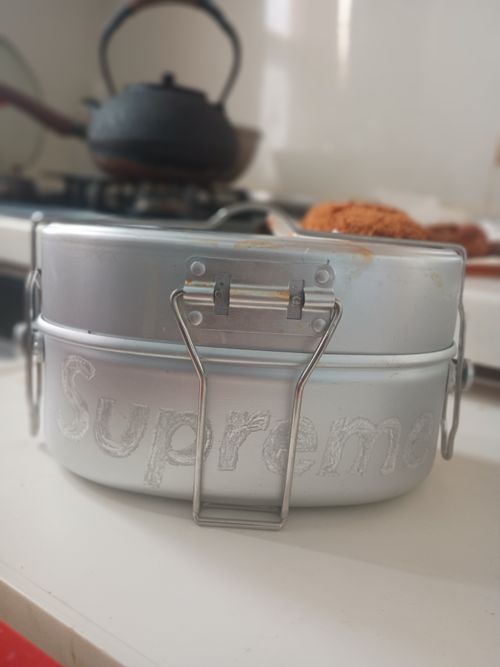 鬼嫁PRODUCTS その他 メスキットバック ウエィダーさんのキャンプギア CAMPiii（キャンピー） -キャンプ専用SNS キャンプのすべてがここに集まる-