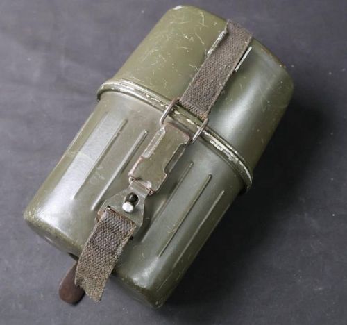 ドイツ連邦軍 クーラーボックス、ジャグ ウォータータンク ウエィダーさんのキャンプギア CAMPiii（キャンピー） -キャンプ専用SNS キャンプのすべてがここに集まる-