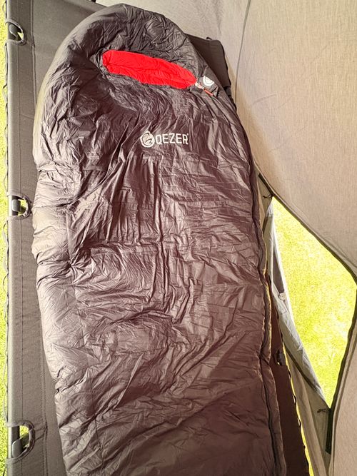 QEZER スリーピング シュラフ 宮下　洋平さんのキャンプギア CAMPiii（キャンピー） -キャンプ専用SNS キャンプのすべてがここに集まる-