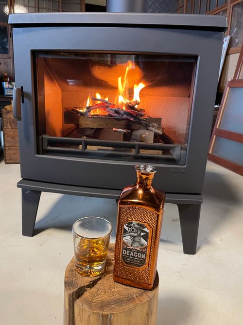 LEDA ヒーティング ストーブ 空飛ぶくじらさんのキャンプギア CAMPiii（キャンピー） -キャンプ専用SNS キャンプのすべてがここに集まる-