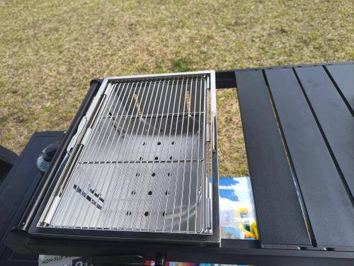 ノーブランド ヒーティング グリル みなみさんのキャンプギア CAMPiii（キャンピー） -キャンプ専用SNS キャンプのすべてがここに集まる-