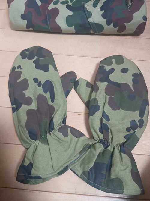 ルーマニア軍  その他 コットンミトン ウエィダーさんのキャンプギア CAMPiii（キャンピー） -キャンプ専用SNS キャンプのすべてがここに集まる-