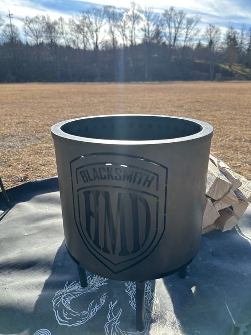 BLACK SMITH HMD ヒーティング 焚火台 skitさんのキャンプギア CAMPiii（キャンピー） -キャンプ専用SNS キャンプのすべてがここに集まる-