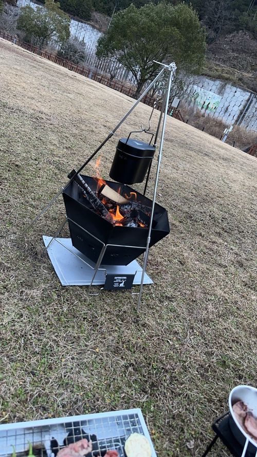 CAPTAIN STAG キャプテンスタッグ ヒーティング 焚火台 とんまさんのキャンプギア CAMPiii（キャンピー） -キャンプ専用SNS キャンプのすべてがここに集まる-