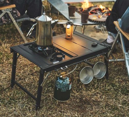 Coleman コールマン ファニチャー テーブル マッサンさんのキャンプギア CAMPiii（キャンピー） -キャンプ専用SNS キャンプのすべてがここに集まる-