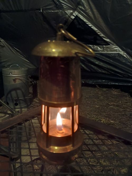 Roost Outdoors  ライティング ランタン ウエィダーさんのキャンプギア CAMPiii（キャンピー） -キャンプ専用SNS キャンプのすべてがここに集まる-