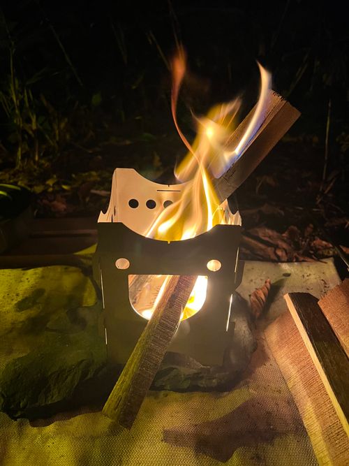 SAVOTTA ヒーティング 焚火台 YOTIさんのキャンプギア CAMPiii（キャンピー） -キャンプ専用SNS キャンプのすべてがここに集まる-