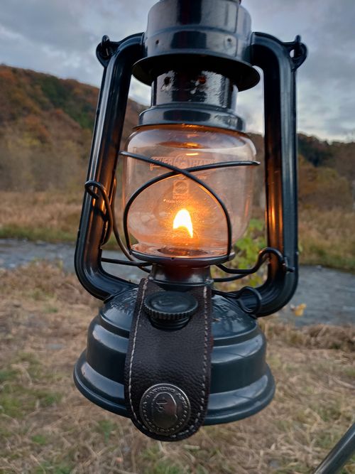 FEUERHAND フュアーハンド ライティング ランタン ウエィダーさんのキャンプギア CAMPiii（キャンピー） -キャンプ専用SNS キャンプのすべてがここに集まる-