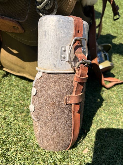 ルーマニア軍 クーラーボックス、ジャグ ウォータータンク camping roll♪さんのキャンプギア CAMPiii（キャンピー） -キャンプ専用SNS キャンプのすべてがここに集まる-