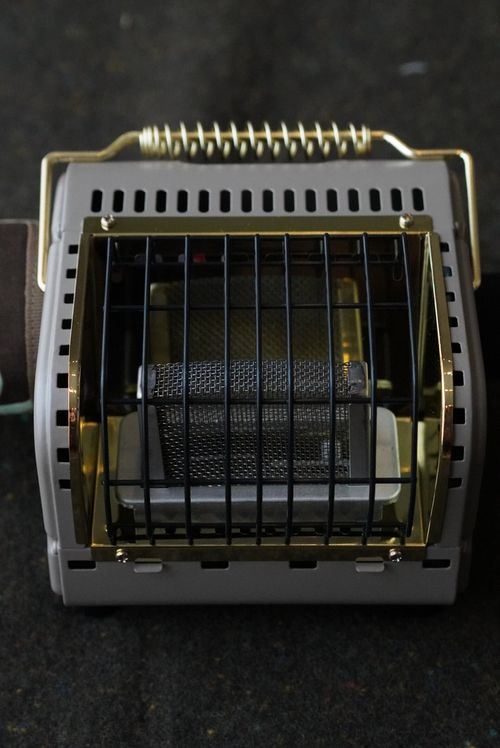 CALMA STORE ヒーティング ストーブ あやぴーさんのキャンプギア CAMPiii（キャンピー） -キャンプ専用SNS キャンプのすべてがここに集まる-