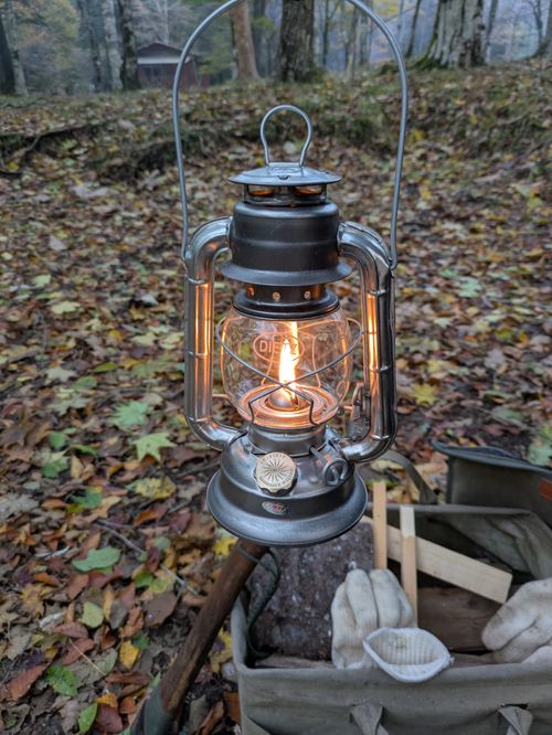 DIETZ デイツ ライティング ランタン アニさんのキャンプギア CAMPiii(キャンピー) -キャンプ専用SNS キャンプのすべてがここに集まる-