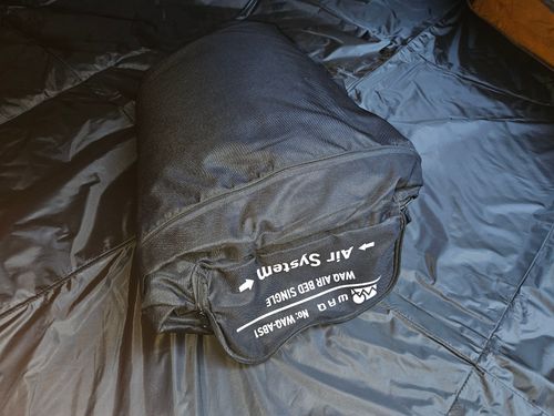 WAQ スリーピング ベッド 三代目とっしぃさんのキャンプギア CAMPiii（キャンピー） -キャンプ専用SNS キャンプのすべてがここに集まる-