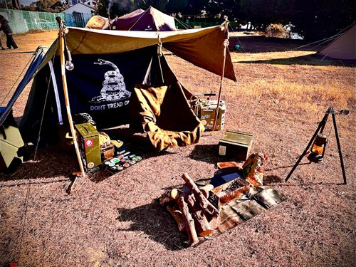 笑's ショウズ ヒーティング 焚火台 てぃーえむキャンプさんのキャンプギア CAMPiii（キャンピー） -キャンプ専用SNS キャンプのすべてがここに集まる-