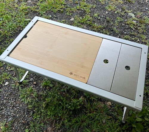 snow peak スノーピーク ファニチャー テーブル 庭キャン+さんのキャンプギア CAMPiii(キャンピー) -キャンプ専用SNS キャンプのすべてがここに集まる-