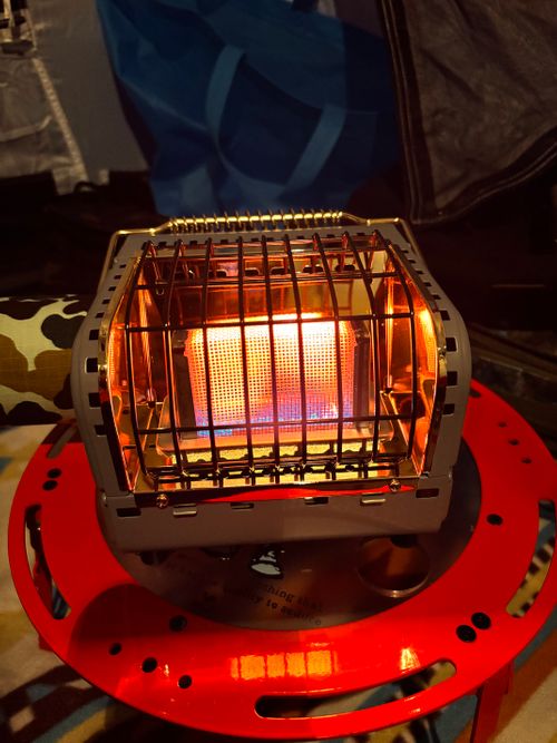 CALMA STORE ヒーティング ストーブ あやぴーさんのキャンプギア CAMPiii（キャンピー） -キャンプ専用SNS キャンプのすべてがここに集まる-