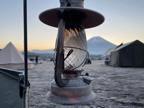 CAPTAIN STAG キャプテンスタッグ ライティング ランタン マイティさんのキャンプギア CAMPiii（キャンピー） -キャンプ専用SNS キャンプのすべてがここに集まる-