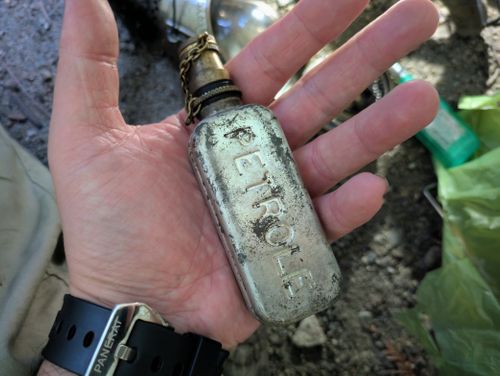 フランス軍 その他 燃料用ボトル ぞのさんさんのキャンプギア CAMPiii(キャンピー) -キャンプ専用SNS キャンプのすべてがここに集まる-