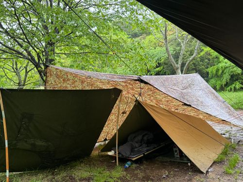 ルーマニア軍 テント、タープ テント てぃーえむキャンプさんのキャンプギア CAMPiii（キャンピー） -キャンプ専用SNS キャンプのすべてがここに集まる-
