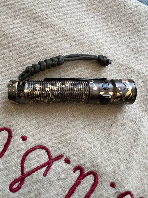 OLIGHT ライティング LED YOTIさんのキャンプギア CAMPiii（キャンピー） -キャンプ専用SNS キャンプのすべてがここに集まる-