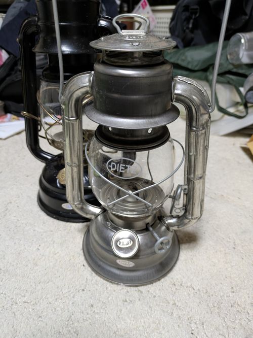 DIETZ デイツ ライティング ランタン アニさんのキャンプギア CAMPiii(キャンピー) -キャンプ専用SNS キャンプのすべてがここに集まる-