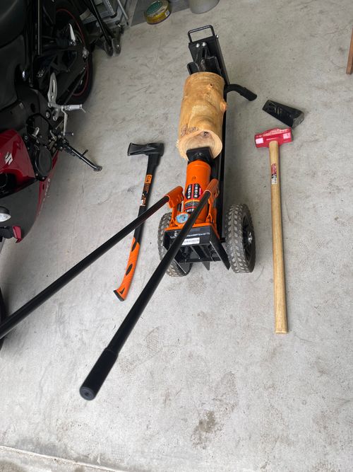 PLOW その他 薪割り機 りゅうさんのキャンプギア CAMPiii(キャンピー) -キャンプ専用SNS キャンプのすべてがここに集まる-